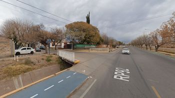 Un chico de 19 años murió y otro de 21 está muy grave luego de caer de una moto en San Carlos