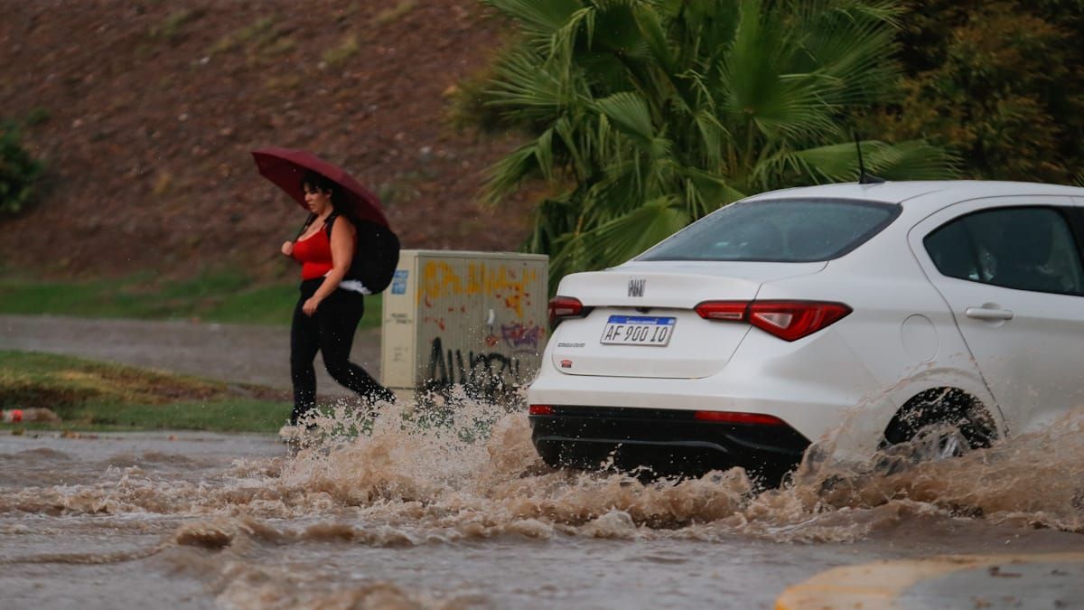 Por las tormentas de este viernes cerraron el Paso Cristo Redentor y el paso El Pehuenche. Imagen ilustrativa. Por las tormentas de este viernes cerraron el Paso Cristo Redentor y el paso El Pehuenche. Imagen ilustrativa.