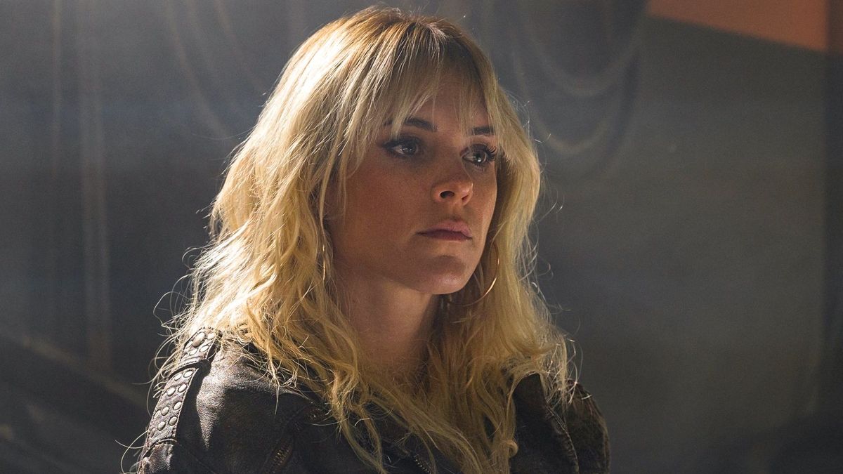 Vis a vis cuenta con 4 temporadas y un spin-off llamado El oasis. Vis a vis cuenta con 4 temporadas y un spin-off llamado El oasis.