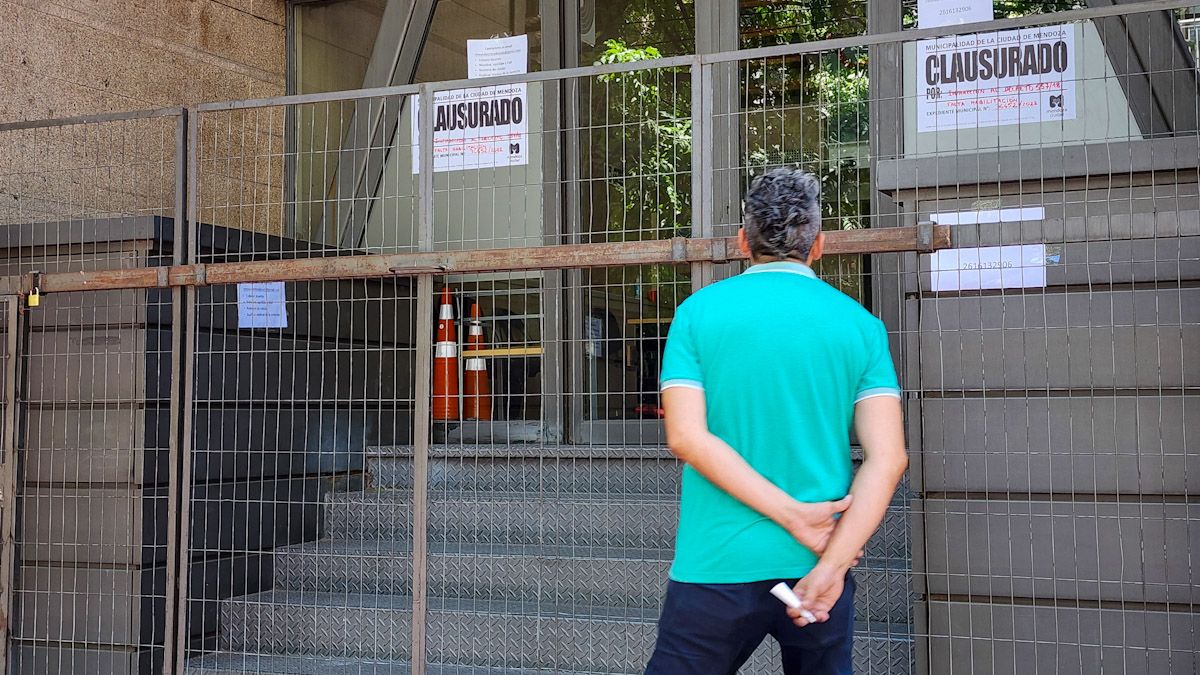 La oficina del Ministerio de Desarrollo Social de calle Espejo 151 fue clausurada por la comuna que comanda Ulpiano Suarez.
