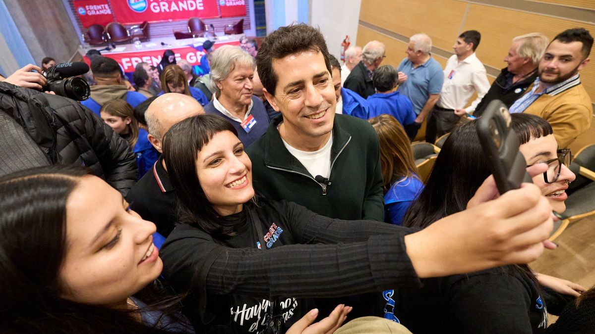 Militantes con Wado de Pedro. Militantes con Wado de Pedro.