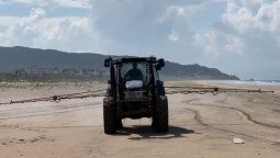 Coronavirus: desinfectaron con lavandina una playa española y estalló una gran polémica