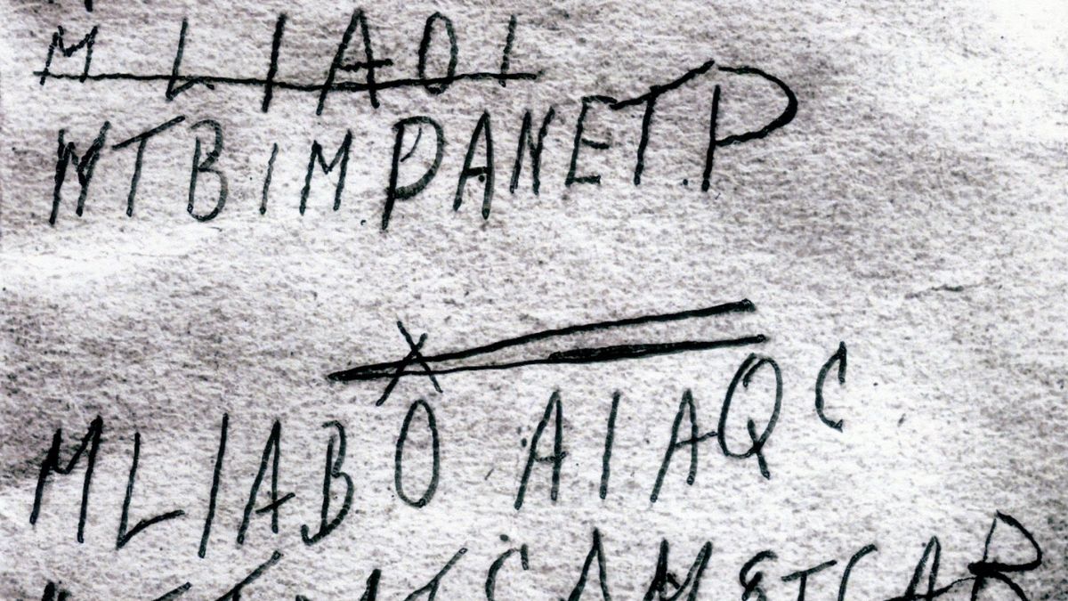 El código hallado en el lugar del crimen.