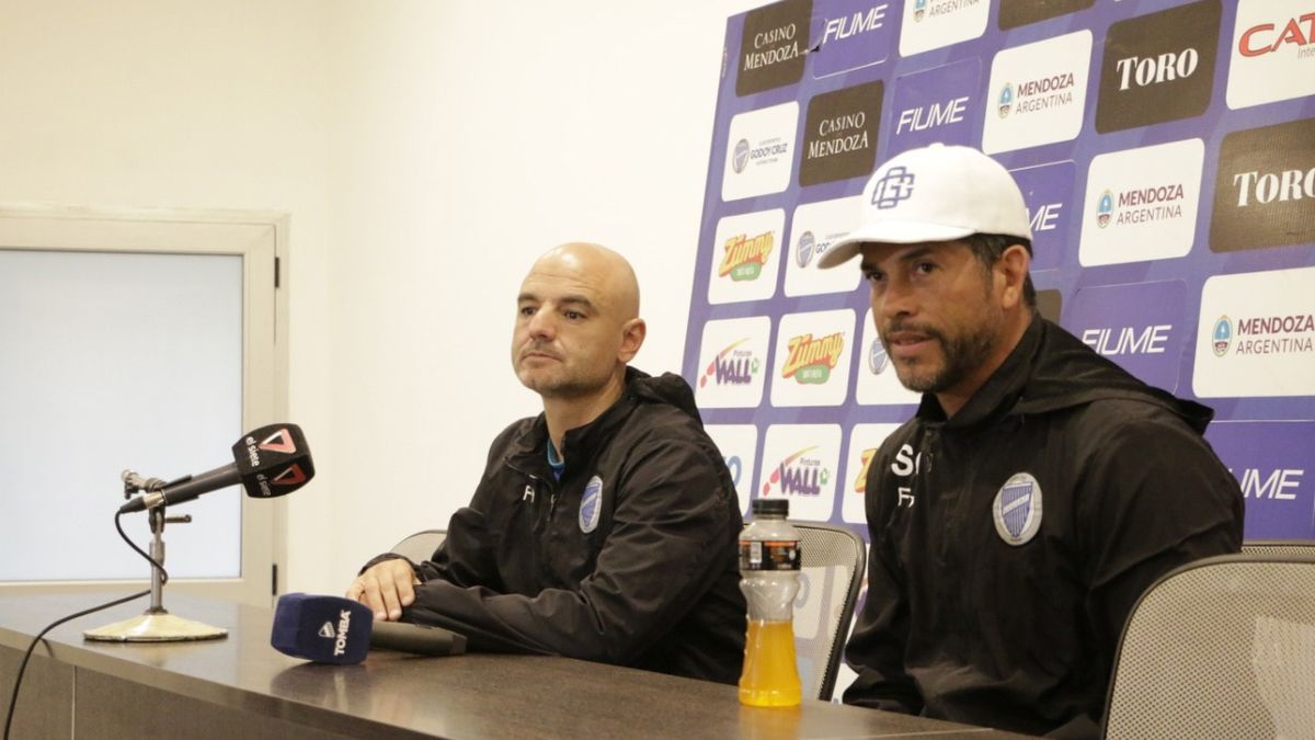 Favio Orsi y Sergio Gómez, quienes integran la dupla técnica de Godoy Cruz, brindaron una conferencia de prensa.