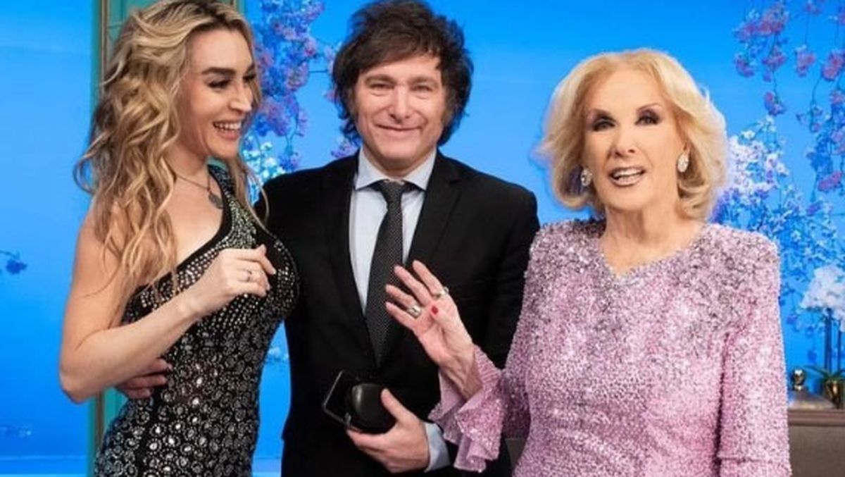 Mirtha Legrand entrevistó a Fátima Florez y Javier Milei. Al término del programa, los memes se multiplicaron en las redes sociales. Mirtha Legrand entrevistó a Fátima Florez y Javier Milei. Al término del programa, los memes se multiplicaron en las redes sociales.