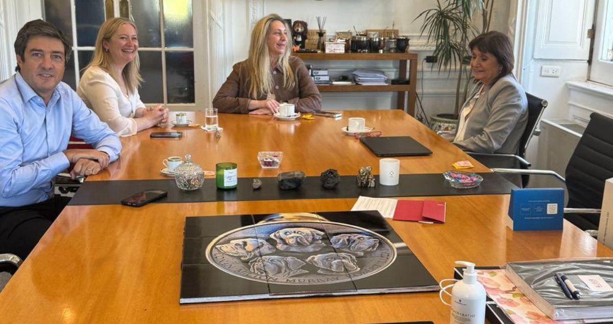 Hebe Casado se reunió con Karina Milei y mostró su cercanía con La Libertad Avanza. Hebe Casado se reunió con Karina Milei y mostró su cercanía con La Libertad Avanza.