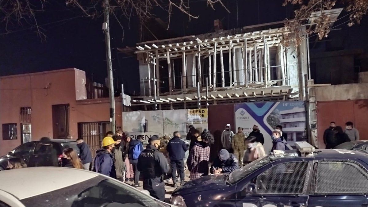 Desbarataron una fiesta clandestina de 77 jóvenes en Godoy Cruz