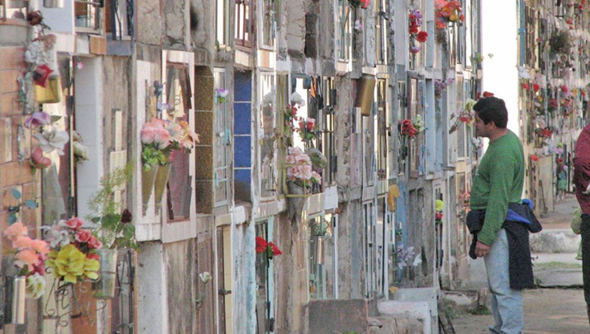 Si se dan vuelta, les voy a pegar un tiro: asaltaron a una joven pareja y abusaron de la mujer