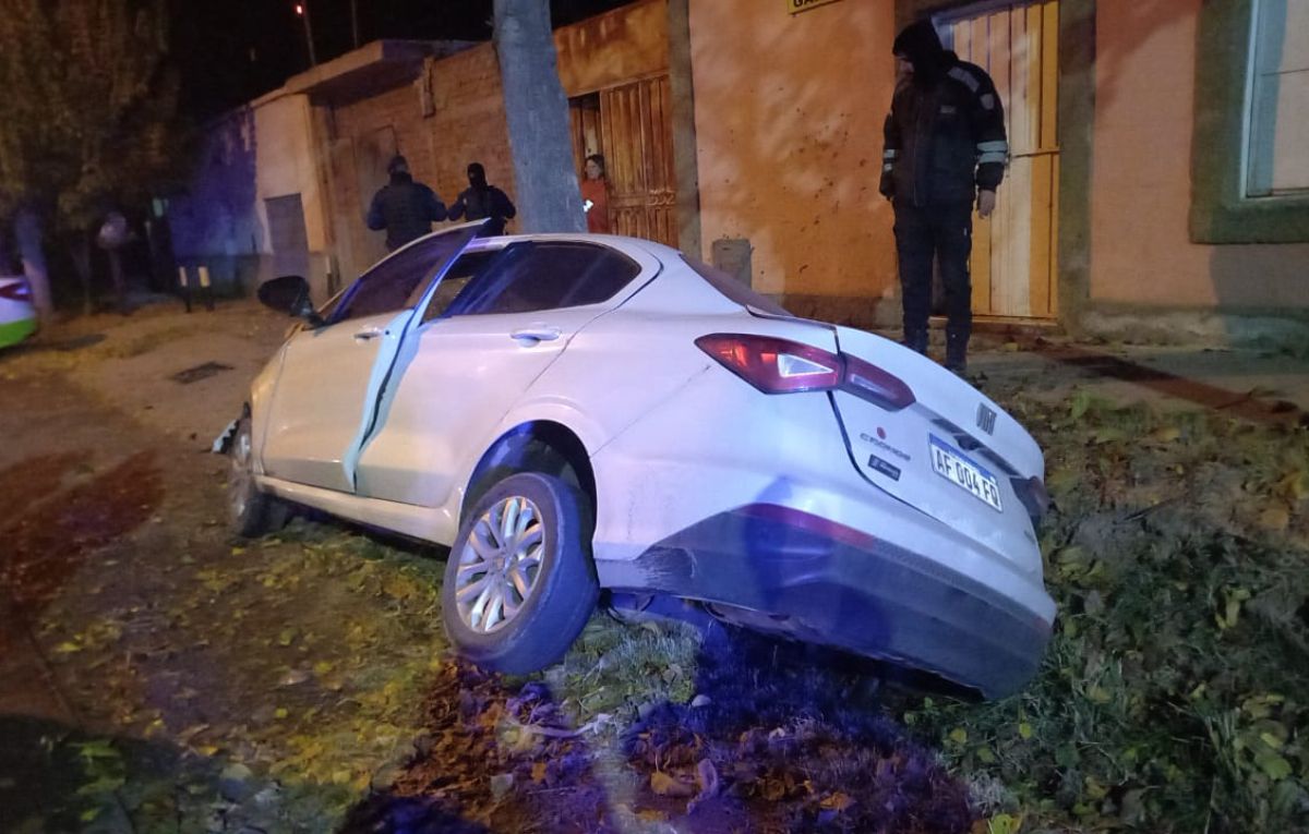 El accidente ocurrió este sábado en la madrugada en la localidad de Russell en Maipú. El accidente ocurrió este sábado en la madrugada en la localidad de Russell en Maipú.