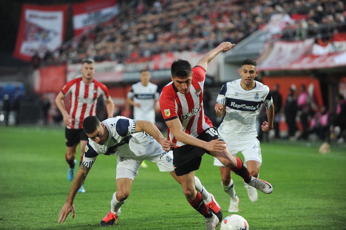 Estudiantes y Gimnasia La Plata igualaron 1 a 1 en el clásico