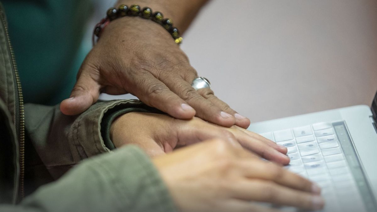 Un docente condenado por delitos contra la integridad sexual, supresión y suposición del estado civil y de la identidad, y contra la libertad individual no podrá estar frente al aula nunca más.