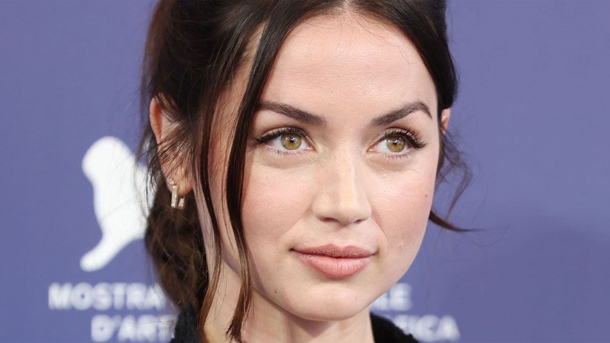 La actriz Ana de Armas interpreta a Joi en la película de Netflix.