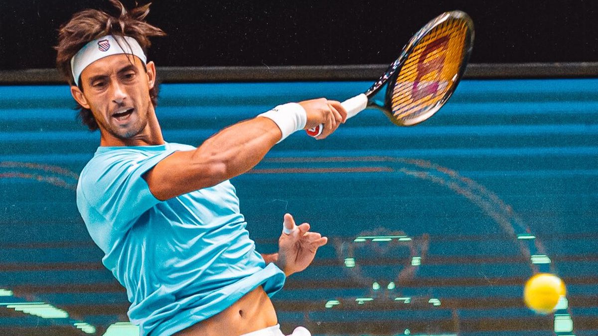 Thiago Tirante debutó en la Copa Davis con un triunfo ajustado.