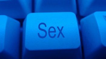 Filipinas: 43 acusados de vender cibersexo
