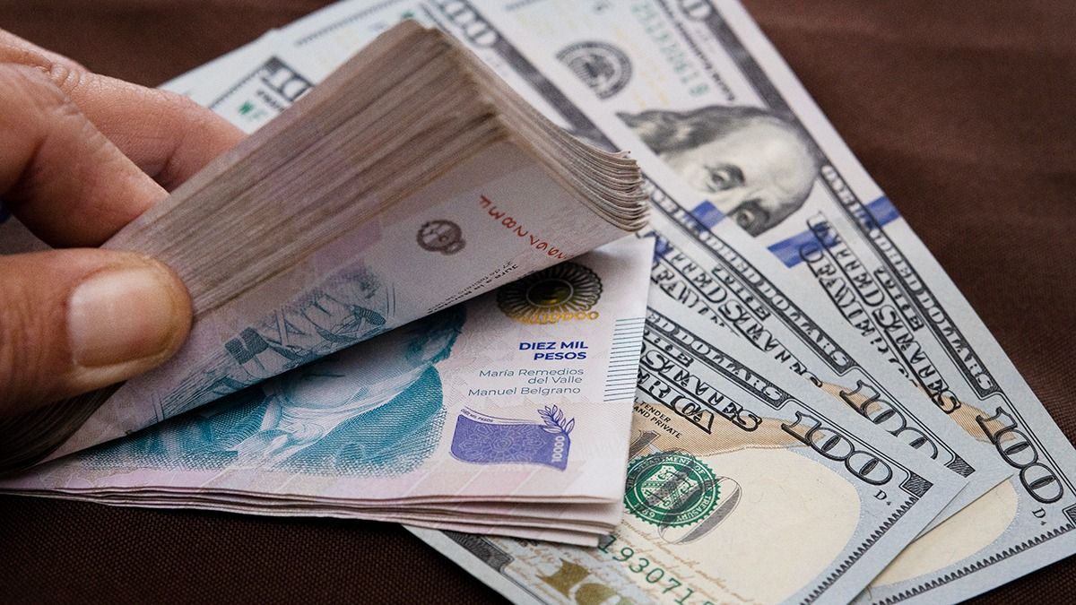 Cuál es el precio máximo que puede alcanzar el dólar blue en octubre
