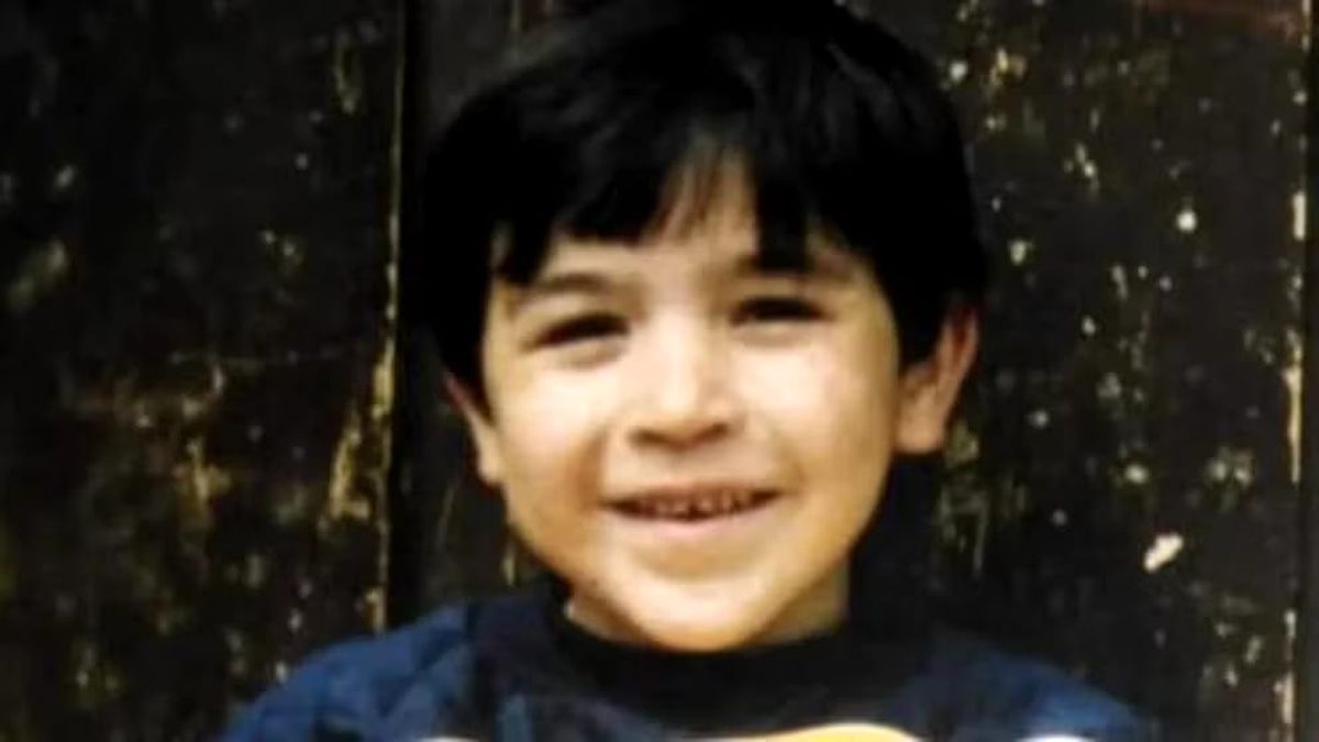 Gabriel Roa, el joven en silla de ruedas que cumplió su sueño de ver el amanecer desde lo alto de la montaña. Gabriel Roa, el joven en silla de ruedas que cumplió su sueño de ver el amanecer desde lo alto de la montaña.