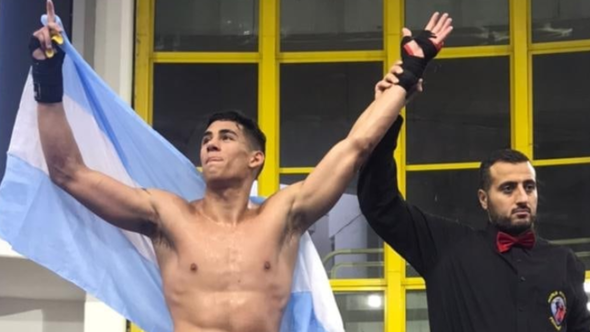 Fernando Amaya, doble campeón mundial de kickboxing