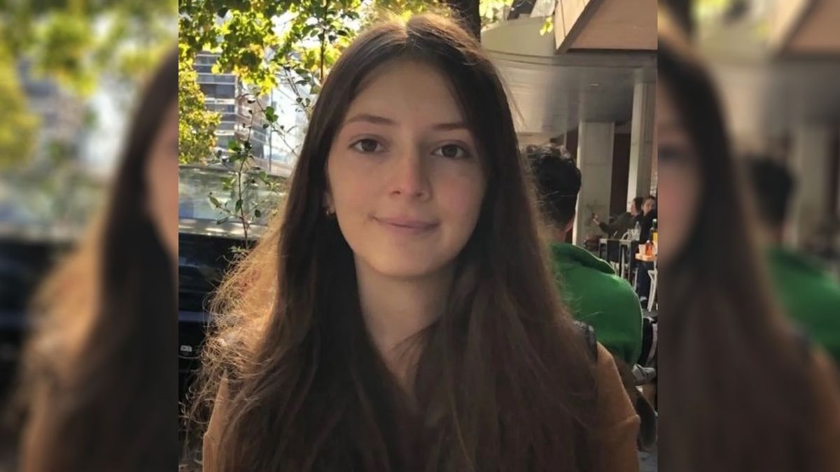 Valentina Silva, de 20 años, era oriunda de Buenos Aires y paseaba junto a su novio por la zona del Manzano Histórico. Cayeron con su auto al río y la joven no pudo salir. Valentina Silva, de 20 años, era oriunda de Buenos Aires y paseaba junto a su novio por la zona del Manzano Histórico. Cayeron con su auto al río y la joven no pudo salir.