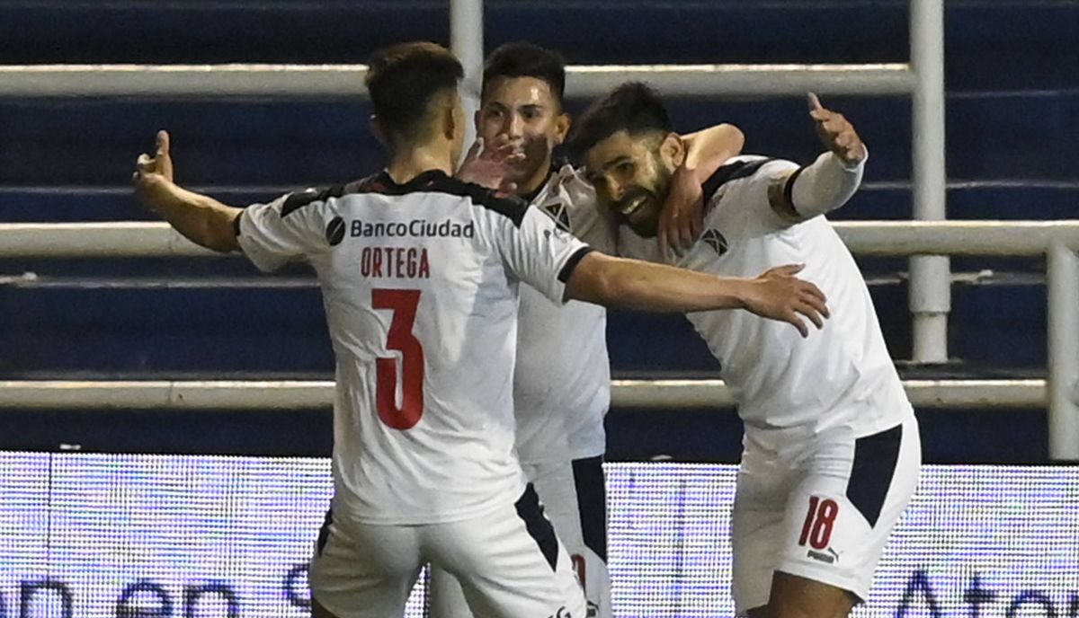 Silvio Romero y sus goles ilusionan a Independiente