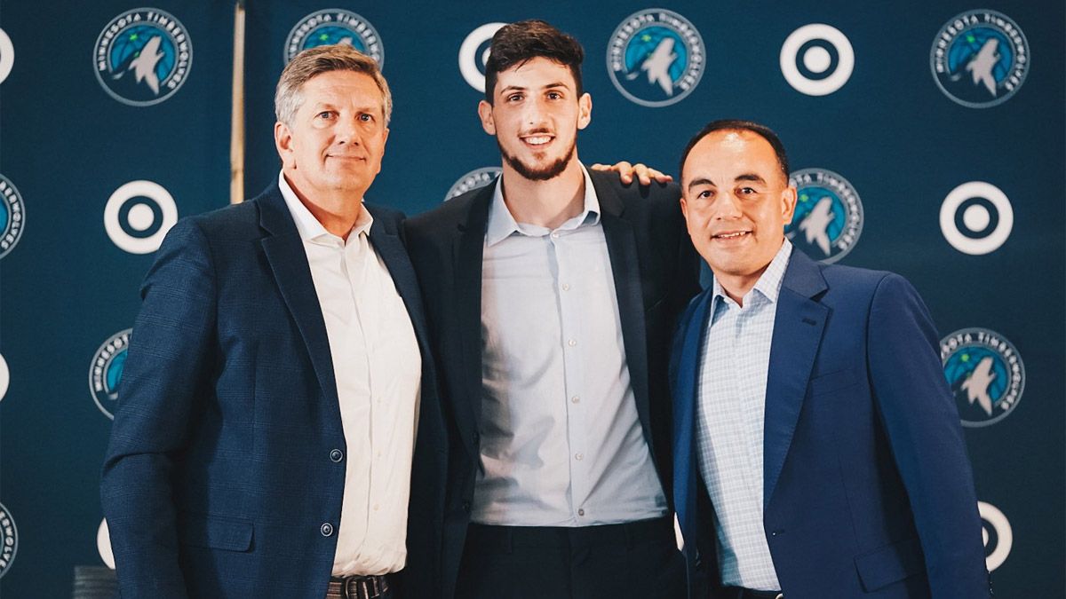 Leandro Bolmaro es oficialmente jugador de Minnesota