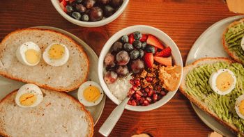 Las 5 alternativas naturales para reemplazar los alimentos ultraprocesados en el desayuno Las 5 alternativas naturales para reemplazar los alimentos ultraprocesados en el desayuno
