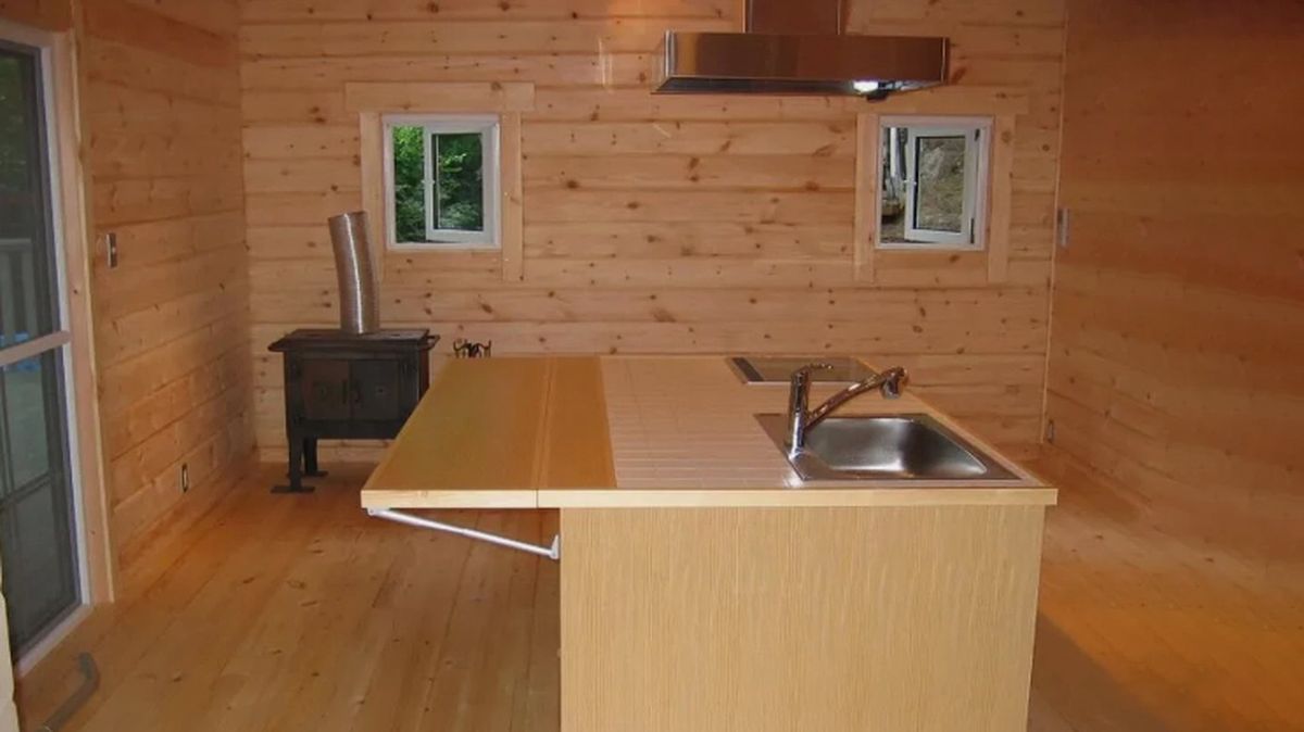 Así se ve la cocina de la casa prefabricada que venden en eBay.