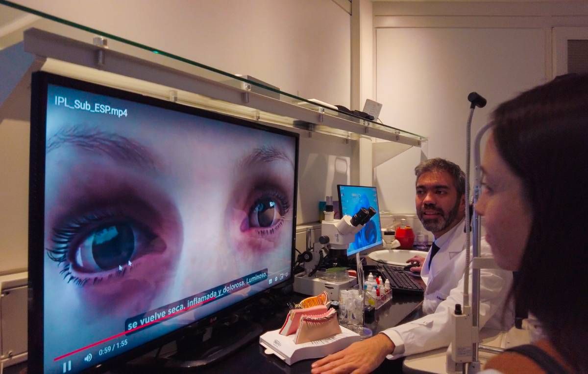 Carlos Gordillo, gerente médico del Instituto Zaldivar recibió a diario UNO en las modernas instalaciones para este tratamiento. Carlos Gordillo, gerente médico del Instituto Zaldivar recibió a diario UNO en las modernas instalaciones para este tratamiento.