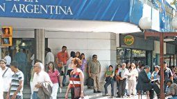 Eximieron al medio aguinaldo de tributar Ganancias