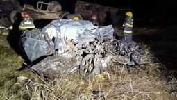 El hombre que perdió la vida en un accidente, conducía un auto Audi y chocó de frente con un camión.
