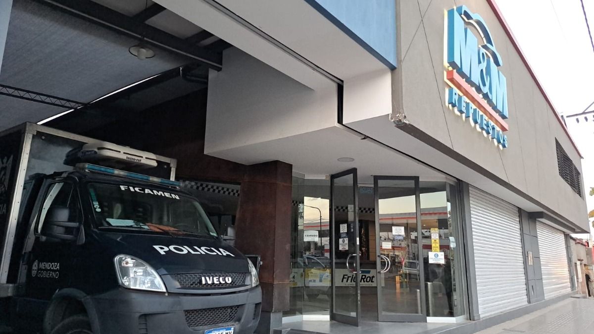 Policía Científica trabajó en el lugar. Policía Científica trabajó en el lugar.