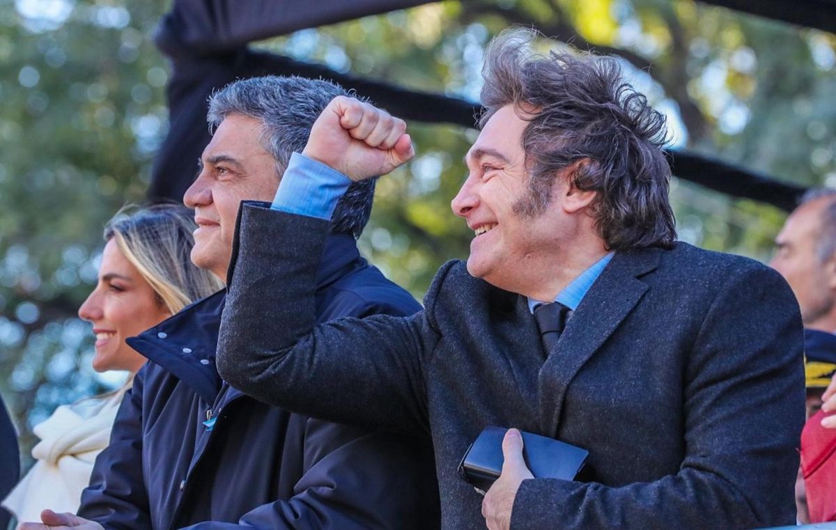 Milei junto al jefe de gobierno porteño, Jorge Macri, durante los actos por el 9 de Julio. Milei junto al jefe de gobierno porteño, Jorge Macri, durante los actos por el 9 de Julio.