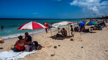 Basura en la playa, un desafío para Cuba de cara al turismo