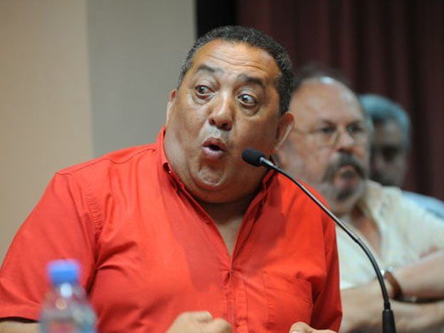 DElía dijo que contrató a los barras para limpiar el estadio tras un acto del presidente de Venezuela