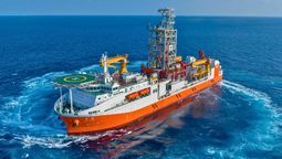 el gigantesco barco de mas 40.000 toneladas con un solo objetivo: realizar la perforacion mas profunda el gigantesco barco de mas 40.000 toneladas con un solo objetivo: realizar la perforacion mas profunda