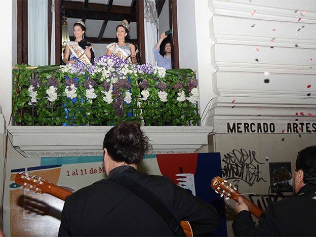 Reina y Virreina de la Vendimia se emocionaron al recibir la Serenata