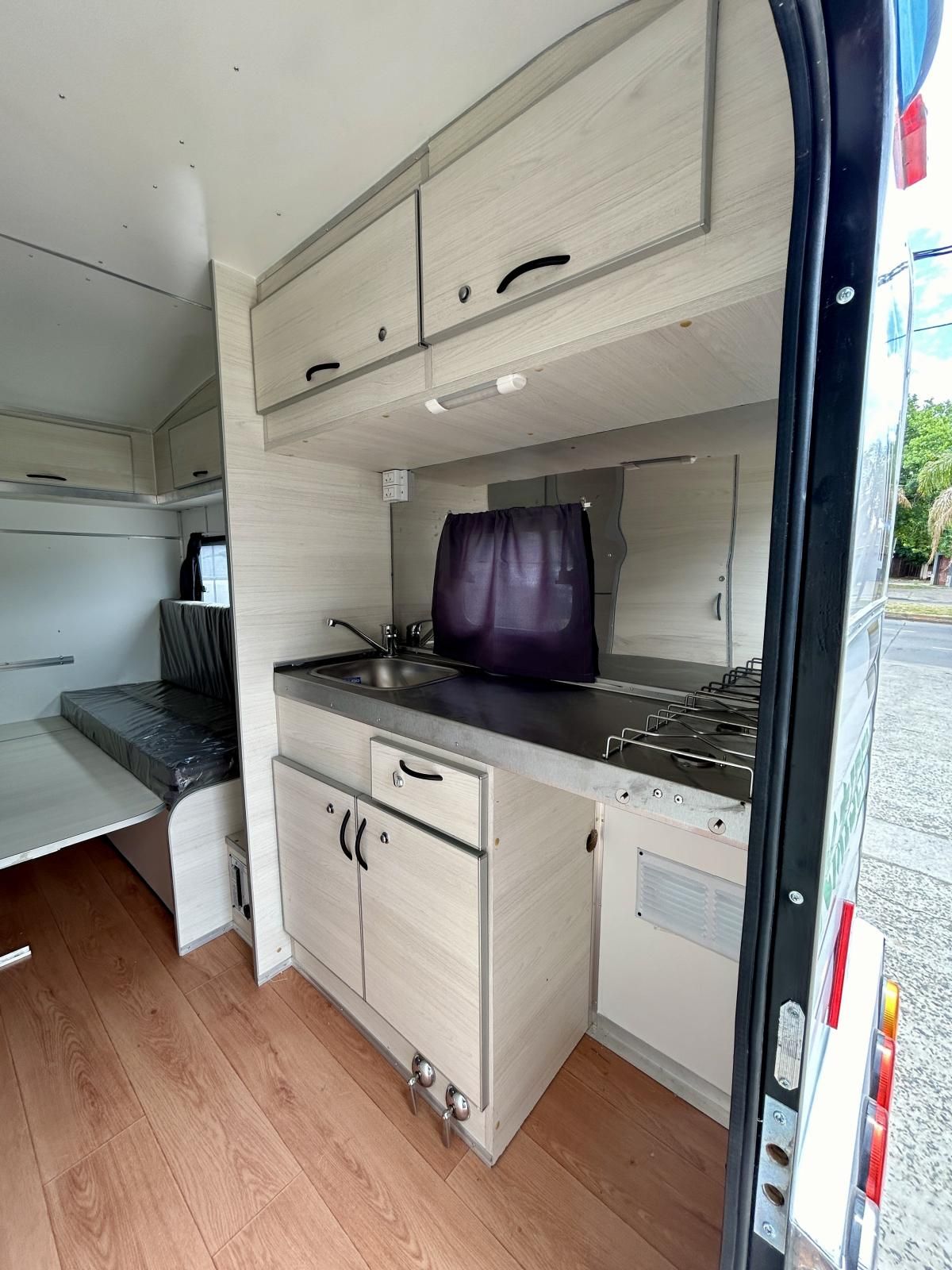 El interior es más espacioso de lo que parece por afuera. El interior es más espacioso de lo que parece por afuera.