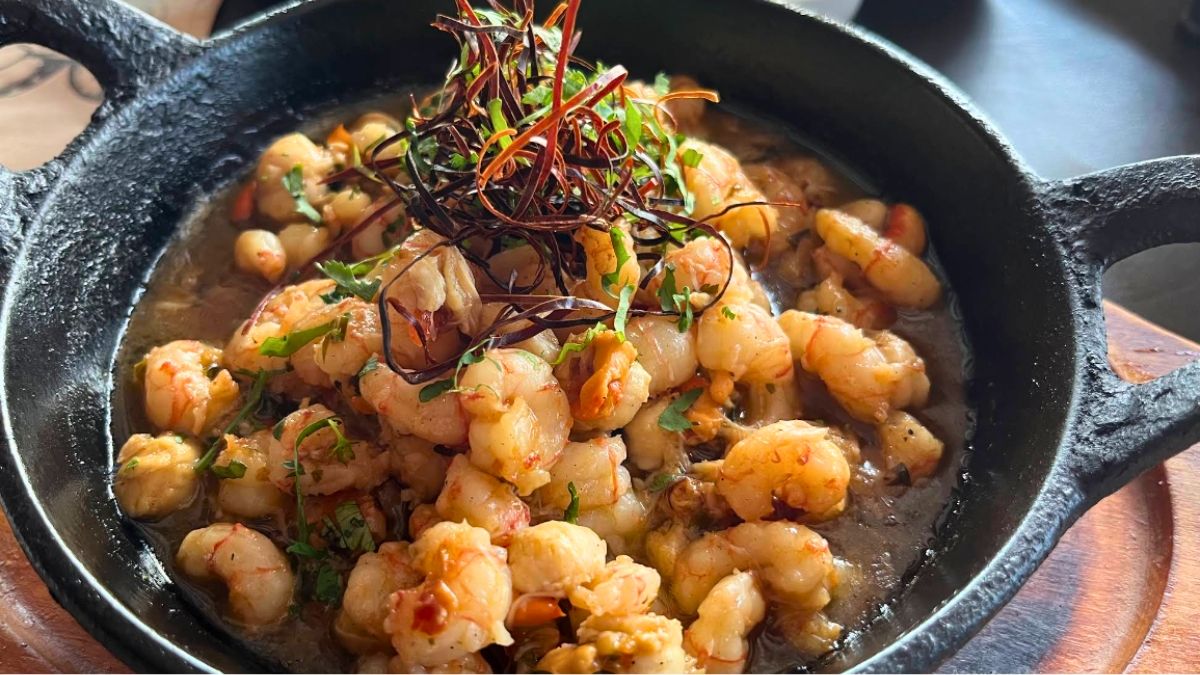 El restaurante frente a la playa de La Serena donde se puede compartir un mix de mariscos por $50.000
