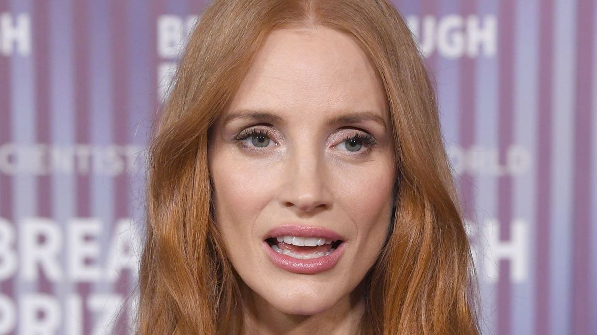 La  actriz Jessica Chastain interpreta a Ava Faulkner en la película de Netflix.