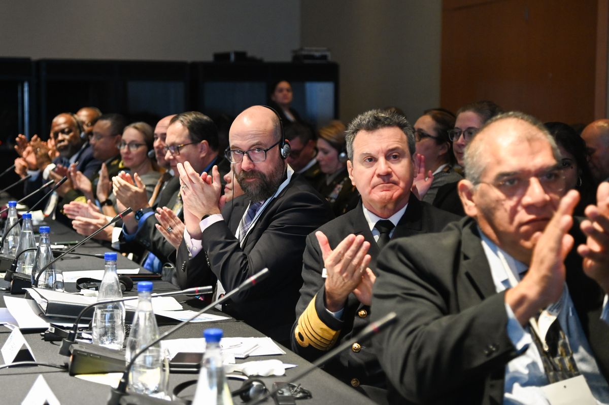 El mendocino Petri compartió 11 reuniones bilaterales con países participantes y organismos internacionales, entre las que se destacan Estados Unidos, Canadá, Guatemala y Haití. El mendocino Petri compartió 11 reuniones bilaterales con países participantes y organismos internacionales, entre las que se destacan Estados Unidos, Canadá, Guatemala y Haití.