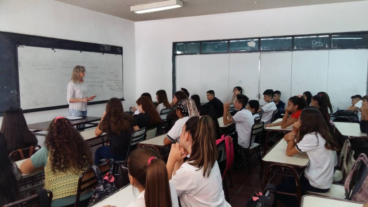 La DGE justificó la postergación del concurso de supervisores y el SUTE respondió con un amparo. 