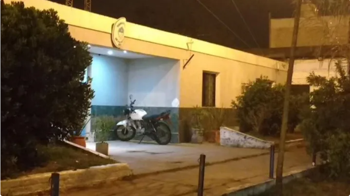 Drama familiar. Mató a fierrazos en la cabeza a su padrastro e hirió a su madre.