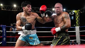 Gran noche de boxeo en el Polimeni: Abraham Buonarrigo y Brisa Alfonzo lograron los títulos de la AMB