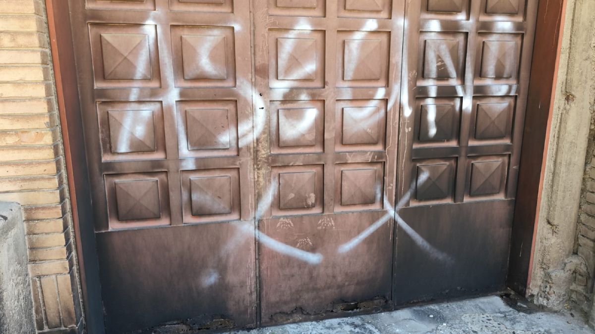 Este miércoles, en venganza, la familia del delincuente linchado en Guaymallén incendió una casa y un kiosco con bombas molotov.