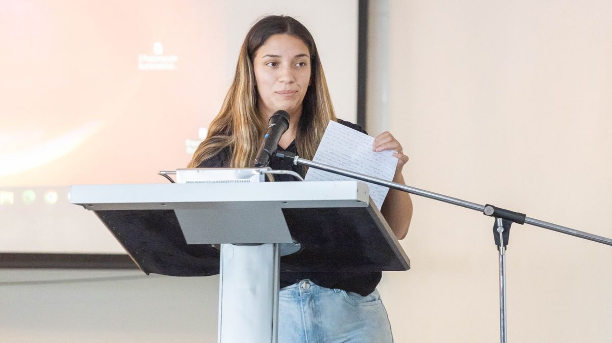 Ruth Andrade, egresada como contadora, compartió el significado de poder dedicarse profesionalmente a la carrera que eligió hace 4 años. Ruth Andrade, egresada como contadora, compartió el significado de poder dedicarse profesionalmente a la carrera que eligió hace 4 años.