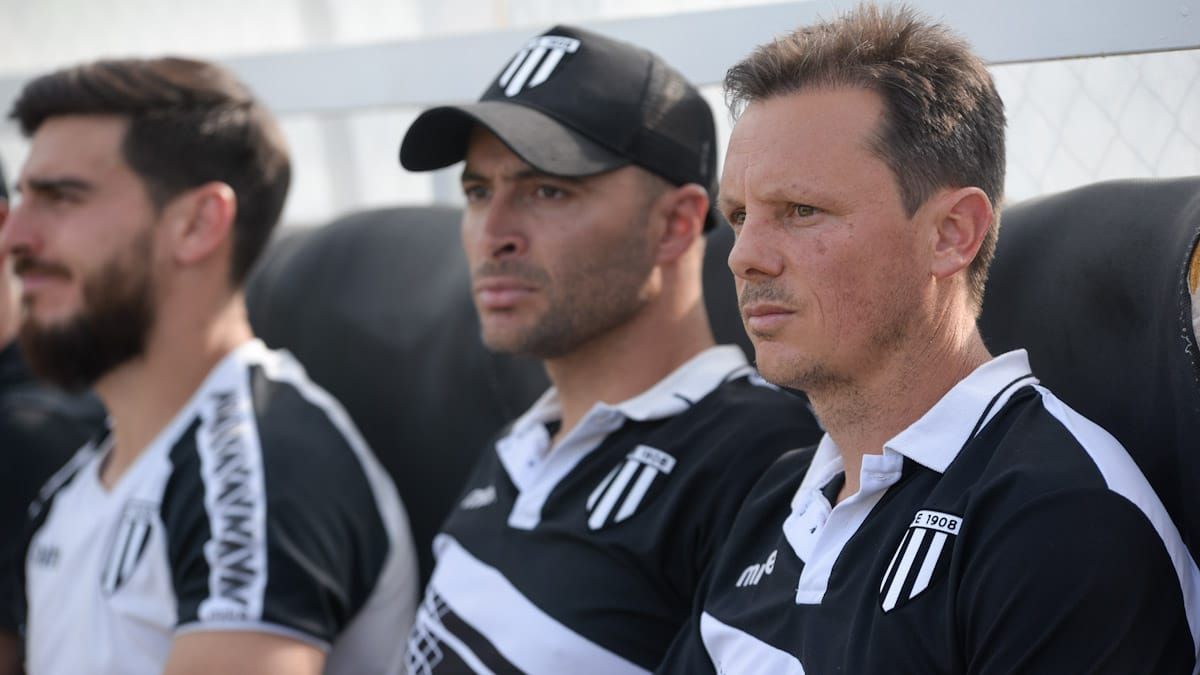 El entrenador Luca Marcogiuseppe felicitó al equipo de Gimnasia y Esgrima por la buena campaña.