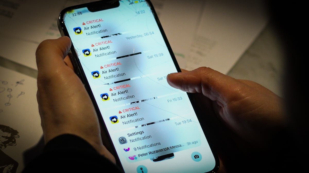 Las notificaciones de alerta de bombardeo aéreo que diariamente llega a los habitantes de los territorios en conflicto. Las notificaciones de alerta de bombardeo aéreo que diariamente llega a los habitantes de los territorios en conflicto.