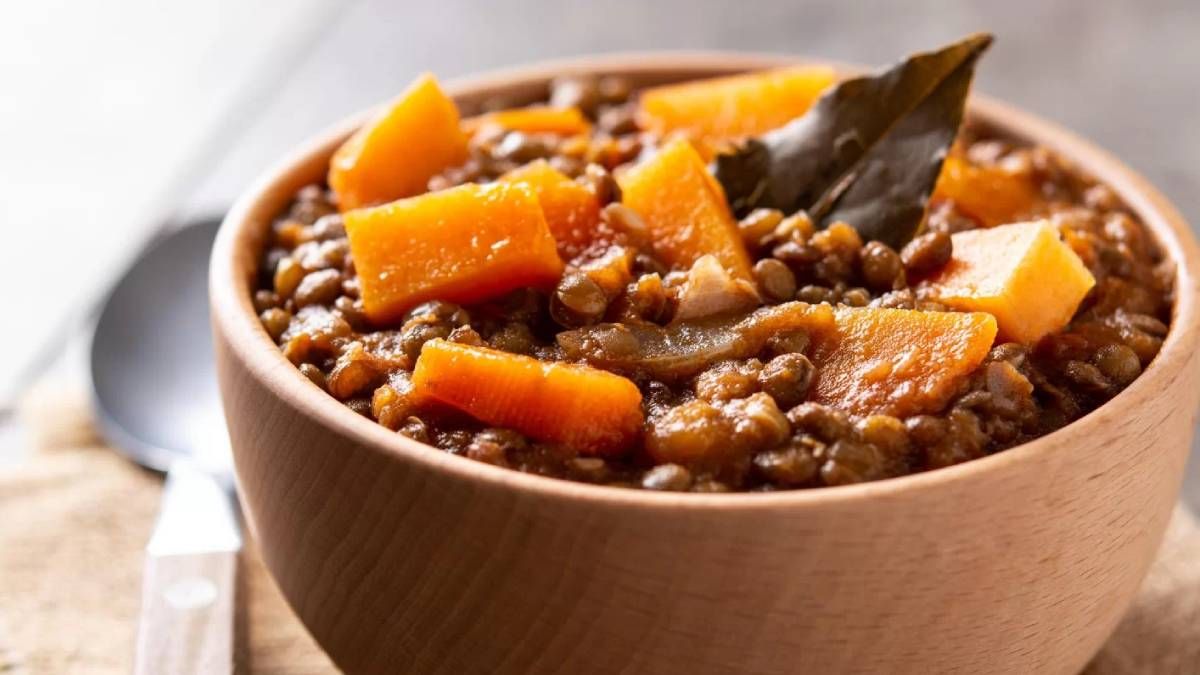 Te contamos cuáles son los beneficos de comer guiso de lentejas. Te contamos cuáles son los beneficos de comer guiso de lentejas.