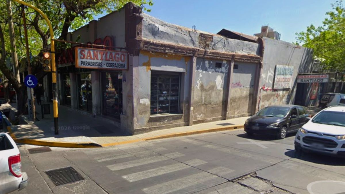 Los comerciantes que tenían decenas de patentes falsas en su local zafaron de ir a juicio