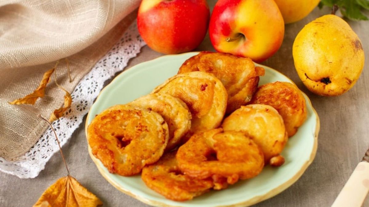 No llevan harina y se cocinan en la sartén. Los buñuelos de manzana son una receta saludable para incorporar en la dieta. No llevan harina y se cocinan en la sartén. Los buñuelos de manzana son una receta saludable para incorporar en la dieta. 