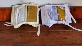 Operativo Libros Blancos: ocultaba drogas en cuentos infantiles y fue detenida Operativo Libros Blancos: ocultaba drogas en cuentos infantiles y fue detenida